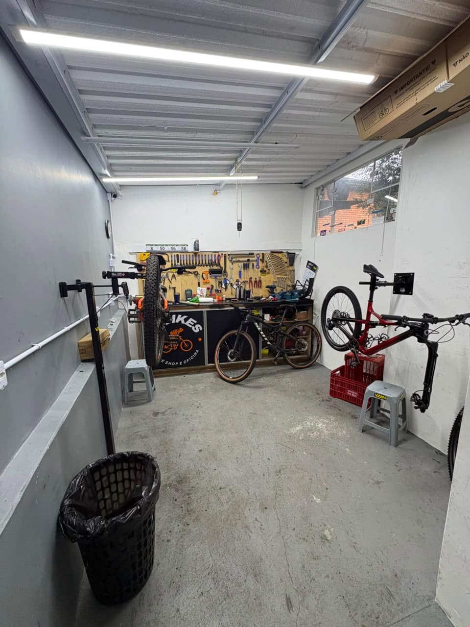 Bancada de ferramentas da oficina BF Bikes